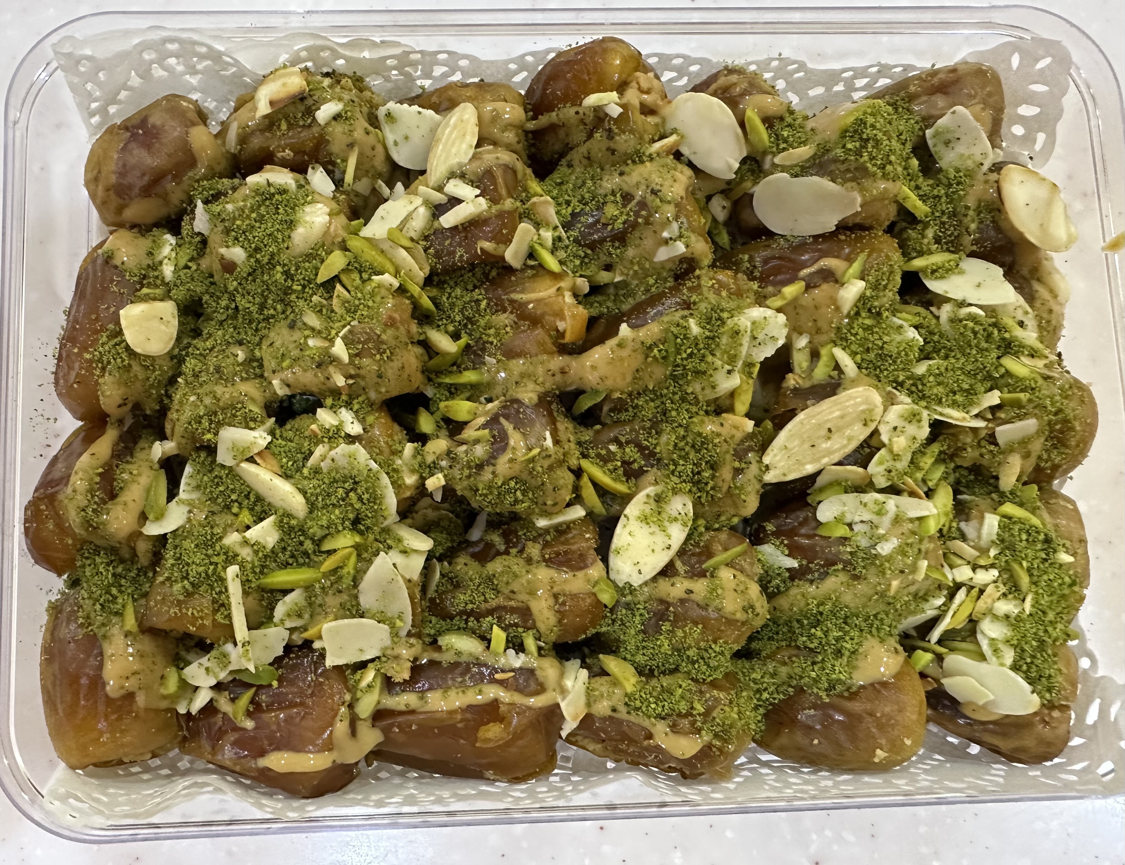 تقديمات ريوق  تمرسكري مفتل بحشوة ريوق الخاصة (  يتم إعداده حسب الطلب  )